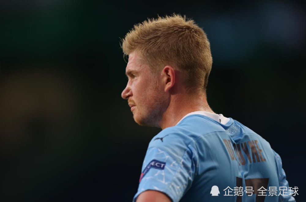 米体：家乡球队维亚雷焦深陷低迷，里皮对球员讲话鼓励他们（米体：维亚雷焦陷低谷，里皮向全队致辞鼓劲）