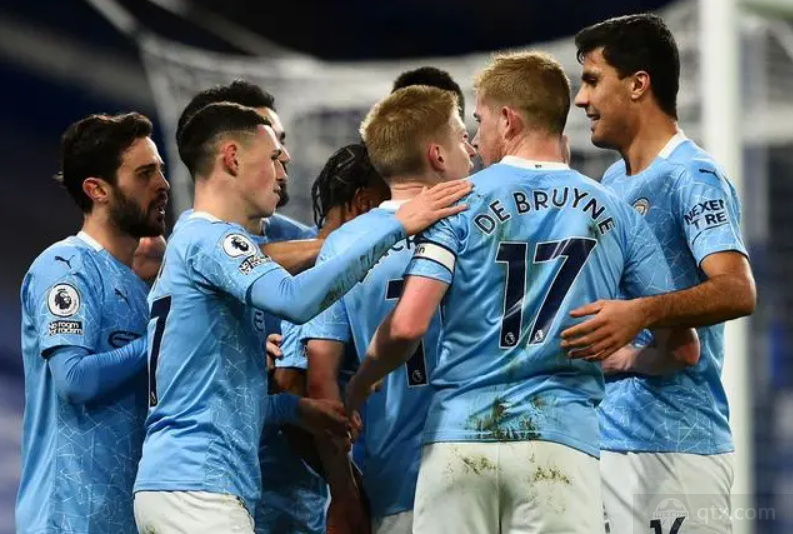 队内得分最高！吉迪半场7中5，得到12分4篮板2助攻（吉迪半场7投5中砍12分4篮板2助攻，队内得分第一）