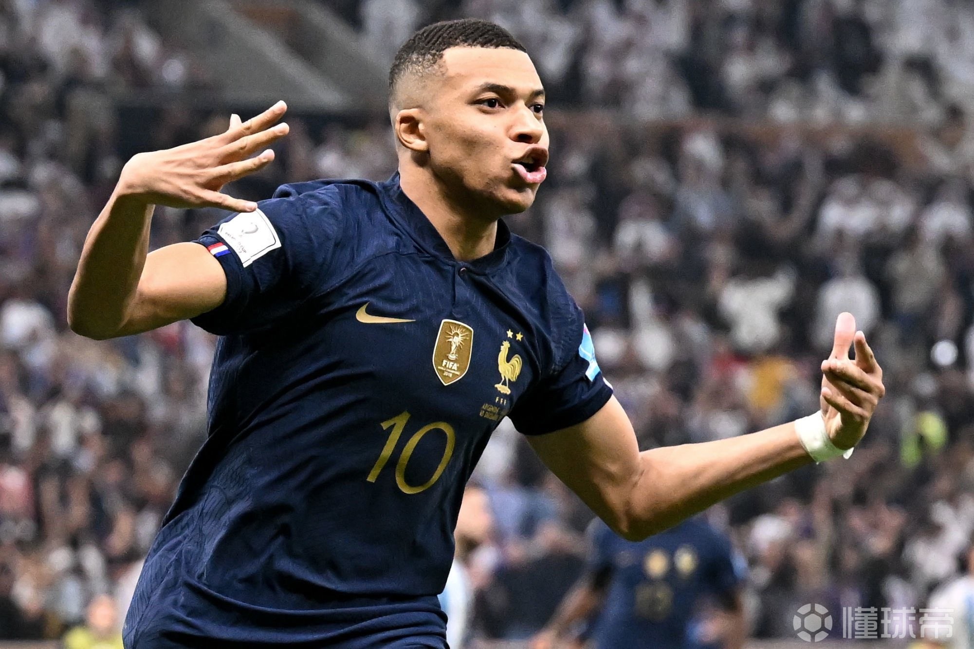 武汉三镇刚官宣邓涵文离队，就引发哄抢，三大热门下家各有胜算！（武汉三镇官宣邓涵文离队引爆争抢，三大热门下家各显胜算）