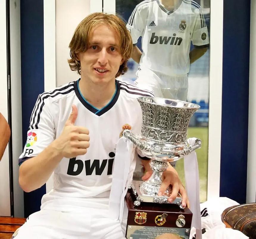 篮球盛宴已就位！主场门票火热在售（篮球盛典燃情开战，主场门票火爆抢购中）