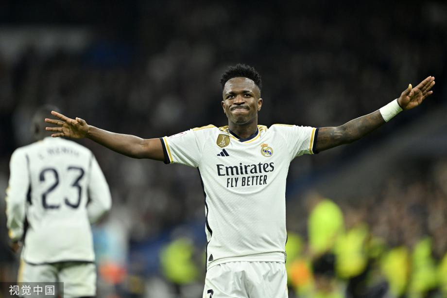 全市场：尤文与那不勒斯对格雷茨卡有意，正关注其续约情况（全市场：尤文、那不勒斯有意格雷茨卡，密切关注续约进展）