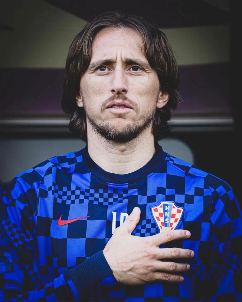 时隔27年重返世界杯正赛，苏格兰多地机场打出广告牌标语庆祝（苏格兰多地机场以广告牌标语庆贺球队时隔27年重返世界杯正赛）