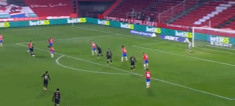 巴西上一次落位世界杯C组是2002年，近两届冠军都出自C组（巴西上次被分入世界杯C组还是2002年，最近两届冠军均出自C组）