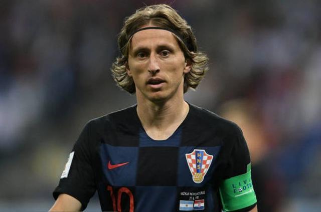 TA评2026世界杯百大球星：姆巴佩居首，梅西第8、C罗第25（2026世界杯百大球星榜出炉：姆巴佩登顶，梅西第8，C罗位列第25）