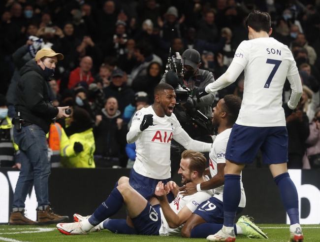 乌尔比希：赛前4个半小时得知自己会首发；时刻准备为球队效力（乌尔比希：开赛前4个半小时才被告知首发，始终做好随时为球队出战的准备）