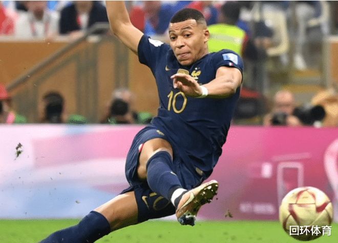 德容：不应该再和上赛季比较了，上赛季我们也没拿到欧冠冠军（德容：别再和上赛季相比了，那时我们同样无缘欧冠）