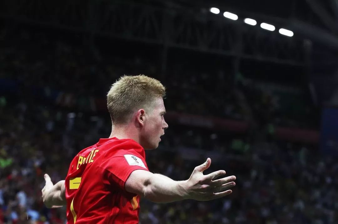 足球评论员如何分析比赛？（足球评论员怎样解读一场比赛？）